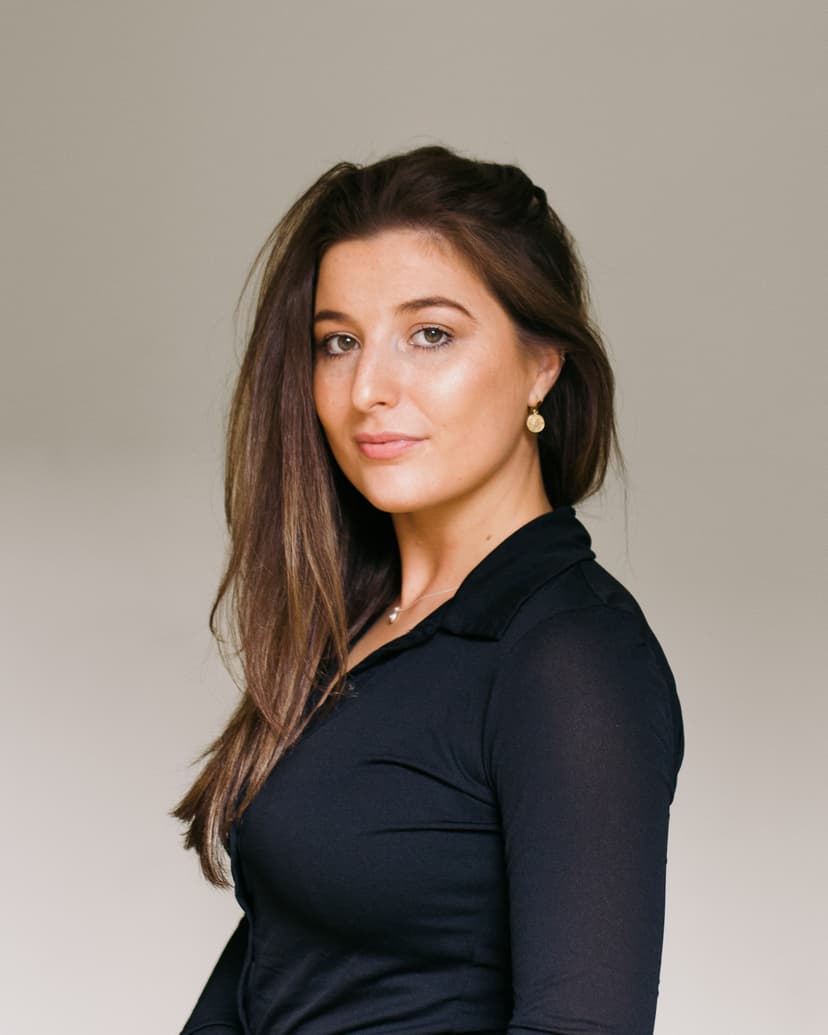 Headshot of Alexandra de Valera